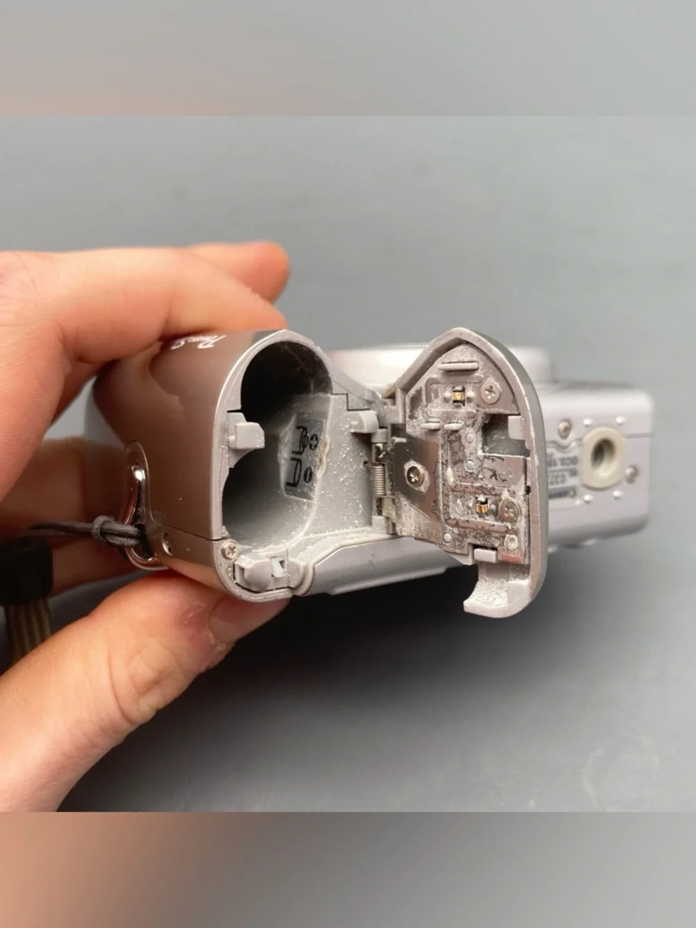 Canon PowerShot A520 4.0MP Camera - Silver 9715A001 Parts Or Not Working